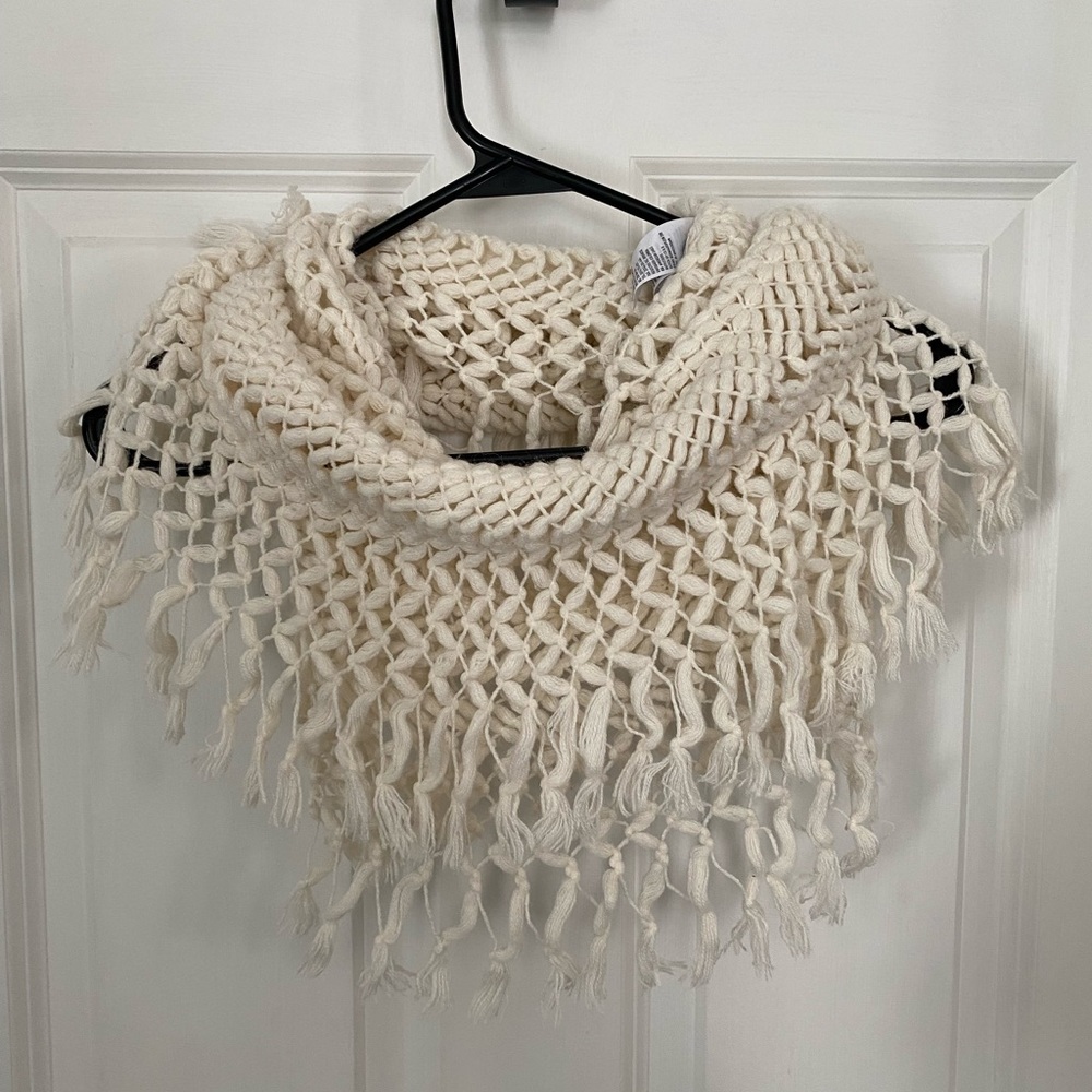 American Eagle knit infinity scarf